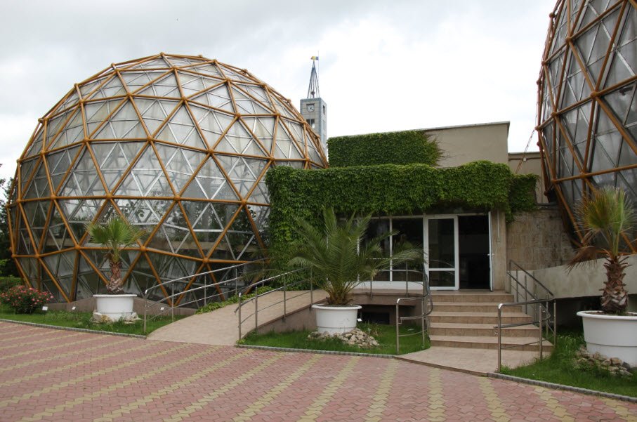 Grădina Botanică Vasile Fati, Jibou, Romania, Romania